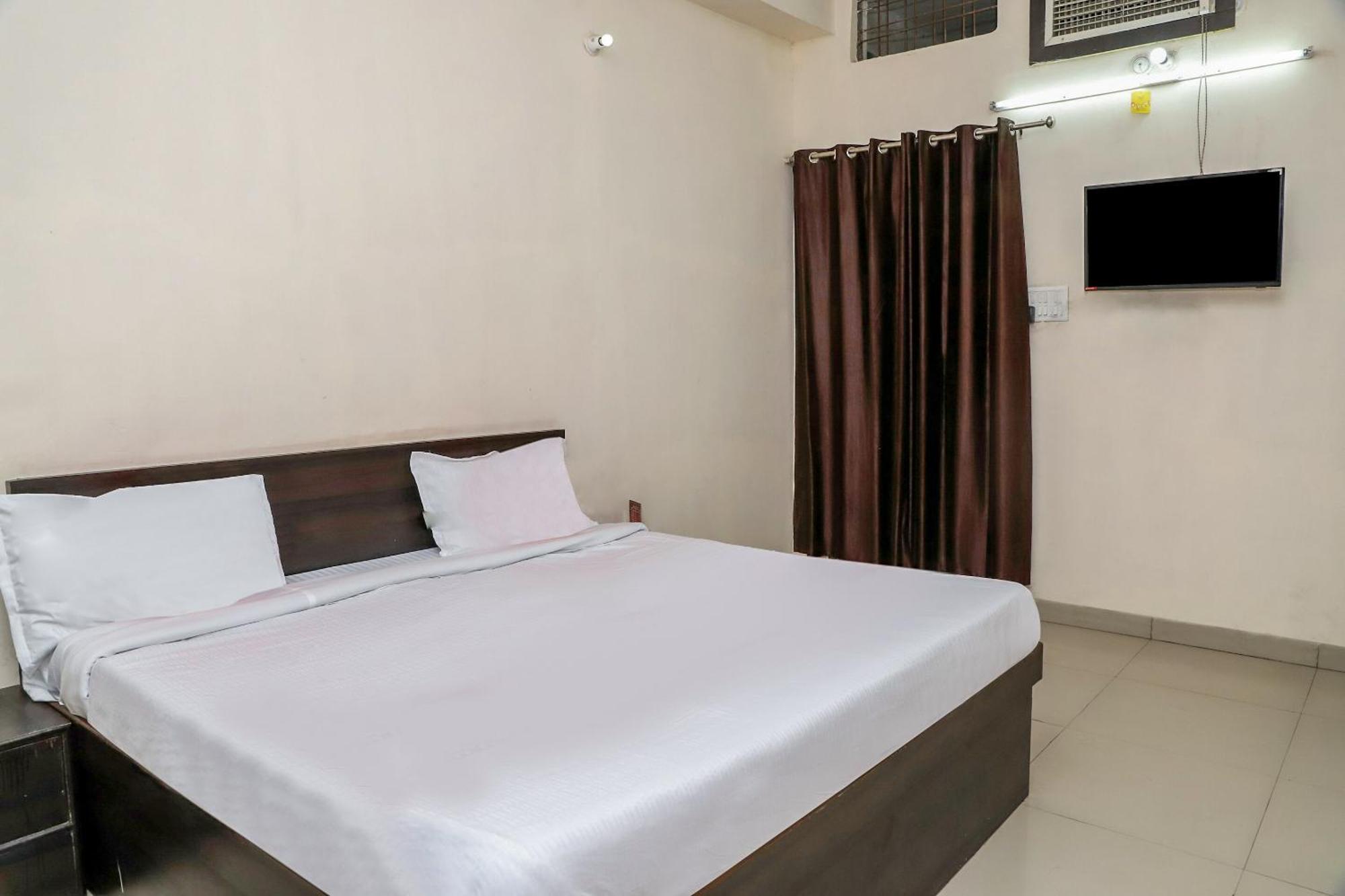 Oyo Hotel Duke Inn Jhansi Bagian luar foto