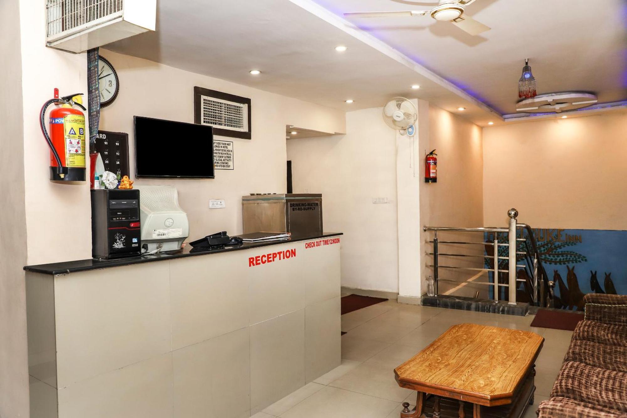 Oyo Hotel Duke Inn Jhansi Bagian luar foto